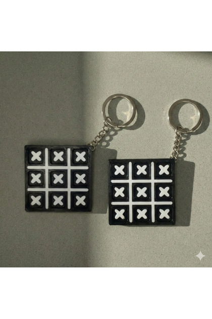 Set of 2 Moving Xox Game Keychain - Lover and Friend Combination Tic Tac Toe Keychain