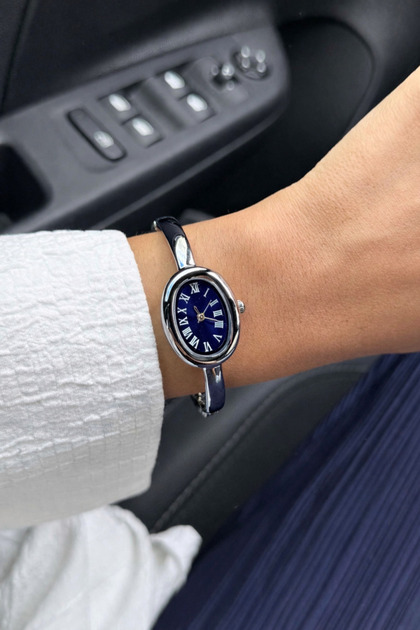 Paola Kelepçe Women's Wristwatch (Dark Blue Dial)