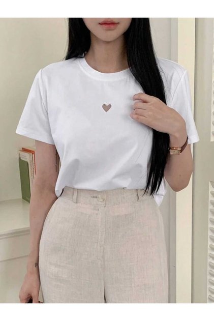 Women's Mini Heart Detail Printed Crew Neck T-Shirt