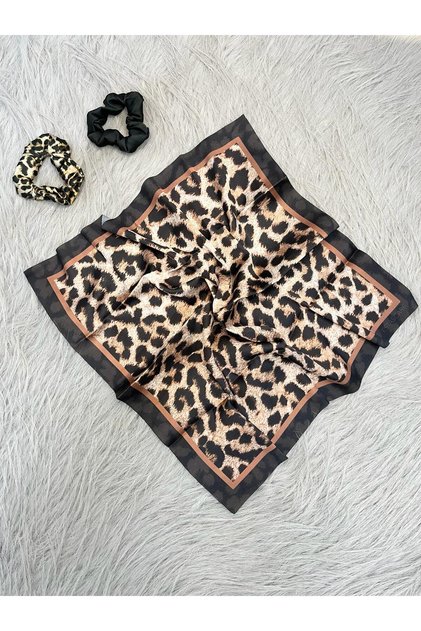Women's Digital Printed Leopard Scarf & Baguette Buckle Set – 1 Scarf (48×48 cm) + 2 Baguette Buckles