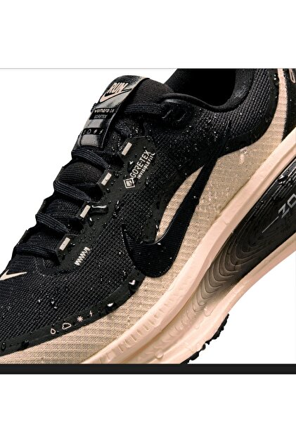 Nike Vomero 18 'Black Pink' GORE-TEX Kadın Koşu Ayakkabısı