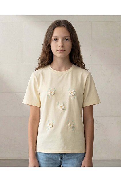 Senior Girls Yellow Boxy T-Shirt With Crochet Detail