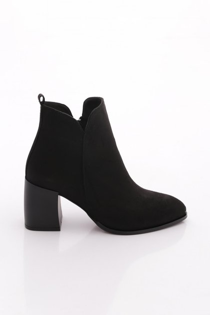 910 Women's Heeled Boots
