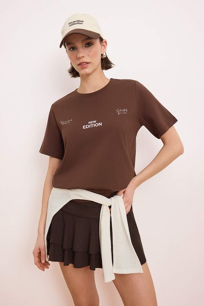Kahverengi Slogan Regular/Normal Kalıp Kısa Kollu %100 Pamuk Örme T-Shirt TWOSS26TS00171