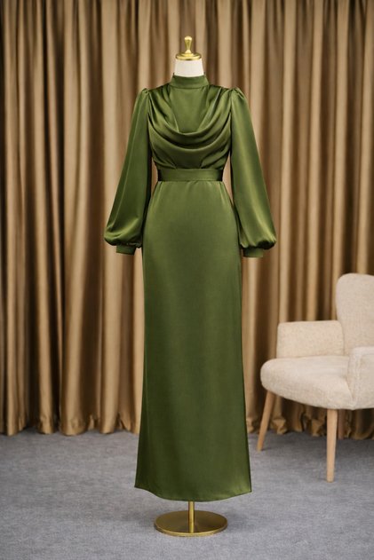 Rochie de seară elegantă, lungă, din satin drapat, cu hijab