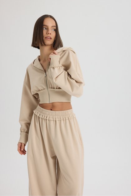Petal Pis Detail Bone Cropped Tracksuit Set