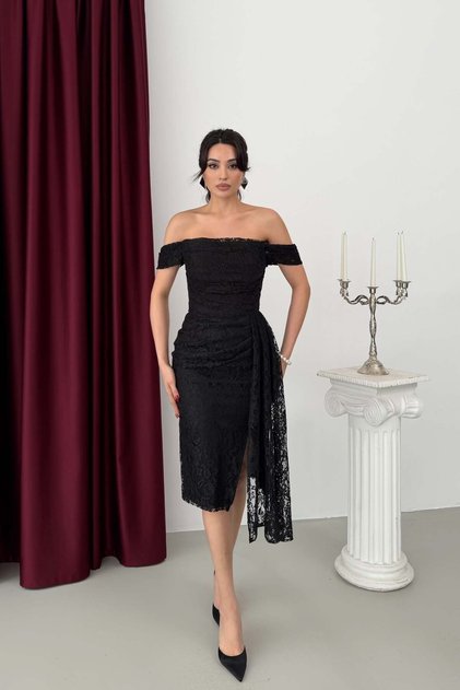 Black Boat Neckline Tail Detail Lace Evening Dress