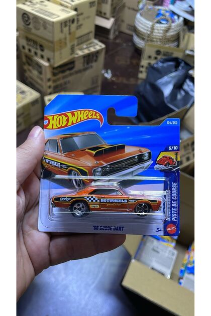 HOT WHEELS '68 Dodge Dart Muscle Car 1:64 Diecast Model Araba