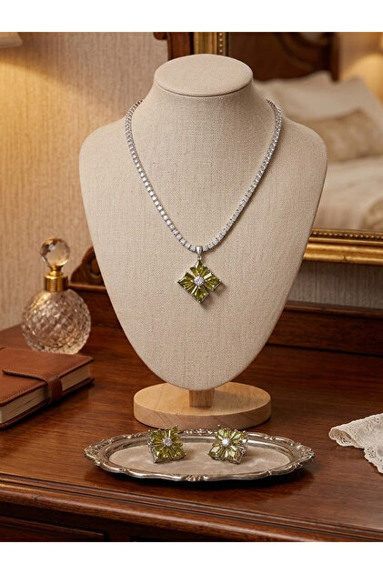 Luxury women's jewelry set - necklace and earrings set with colored zircon
