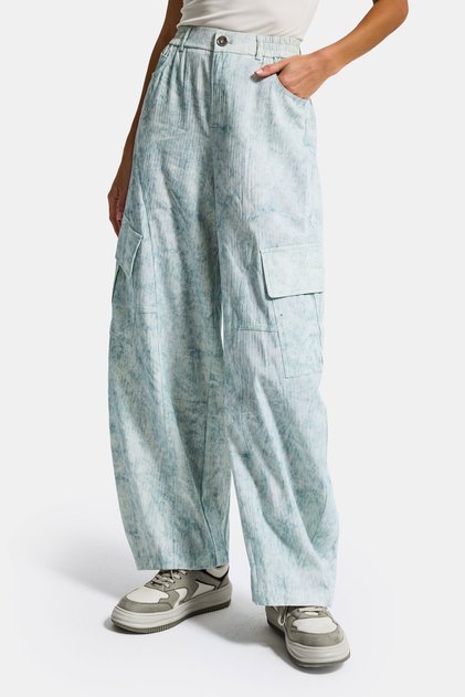 Damen-Hose in Blau-Ecru w5 Skater Mom Cargo Pocket mit speziellem Stoffdesign
