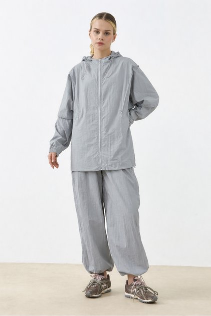 Motion Sports Suit Gray