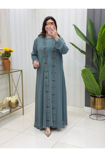 Plus Size Jewelled Embroidered Dress