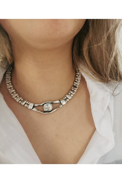 Colier statement, elegant, din zamac placat cu argint, choker cu pandantiv din cristal incolor