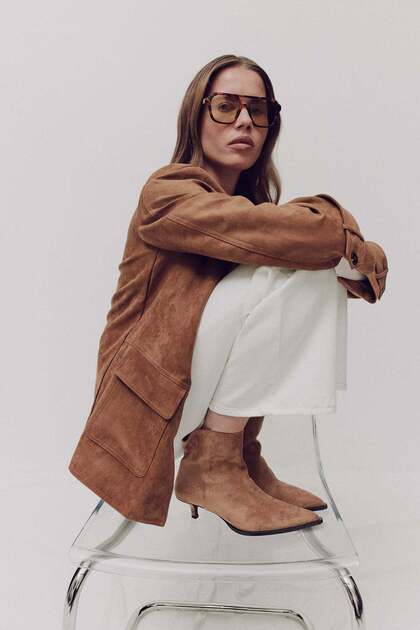 Pointed-toe ankle boots