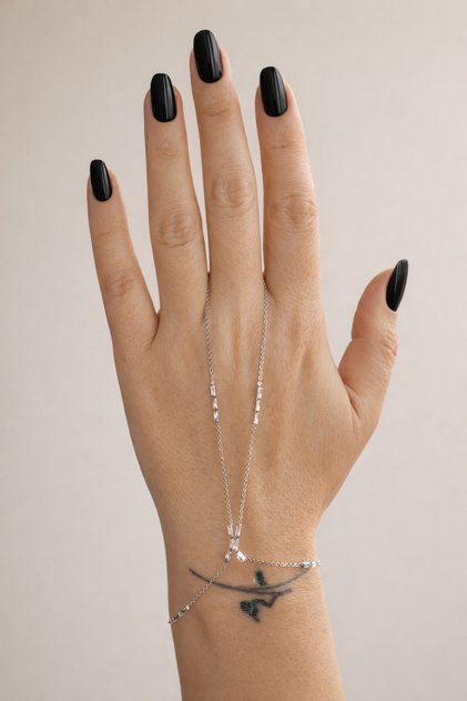 Women's Minimal Shahmeran Bracelet Elegant Hand Chain Bracelet Modern Stylish Design