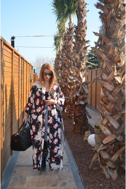 Viscose Satin Fabric Kimono - Pareo - Dressing Gown - (Belt Included)-Black
