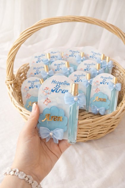 20 adet kuşe kâğıt üzerine sprey kolonya ve Pleksi. Yeni doğan, doğum günü, nişan, söz için