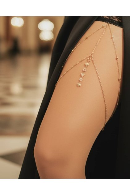 Charm Detaylı Altın Bacak Zinciri – Night Diva Edition