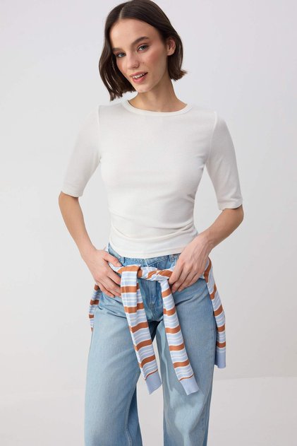 Wardrobe Essentials-Ekru Fitted Truvakar Büzgülü Modal Premium Örme Bluz TWOSS26BZ00355