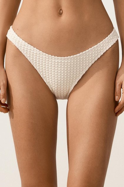 U kesim tığ işi kabarcık dokulu bikini altı