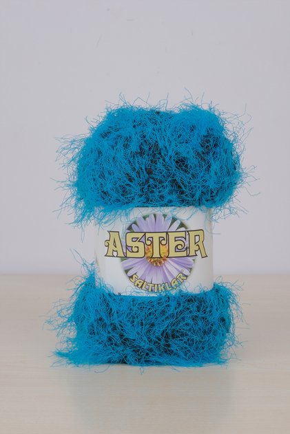 Aster Feathered Knitting Yarn – 100 Gr / 55 Meters Turquoise-03