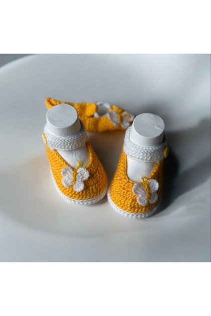 6-9 Months Hand Knitted Baby Booties