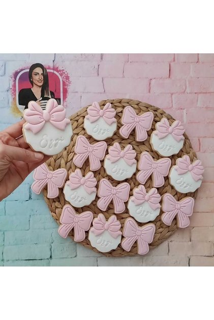 İsimli Fiyonklu Model Butik Kurabiye - 20 Adet