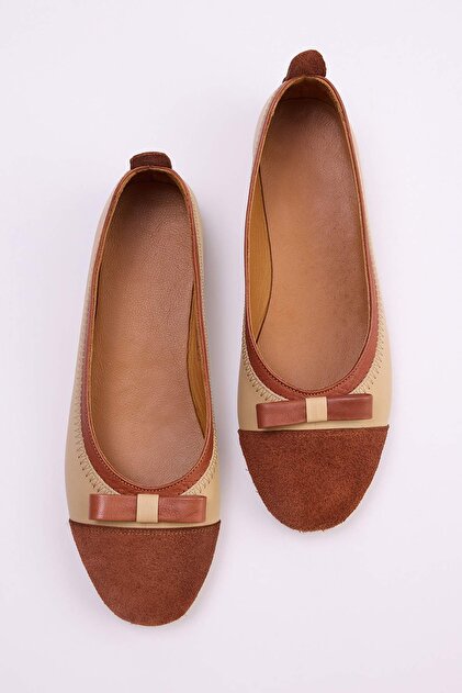 Hellbraune Damen-Ballerinas aus echtem Leder TAKSS26BE00028