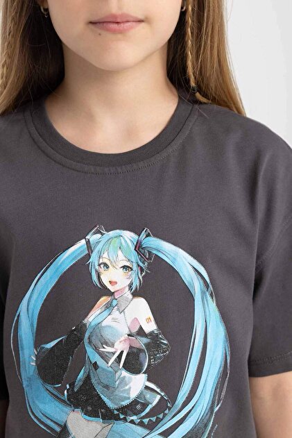 Defacto Hatsune Miku Oversize Geniş Kalıp Bisiklet Yaka Kısa Kollu