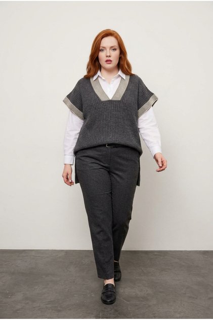 Plus Size V-Neck Short Sleeve Knit Sweater 302138