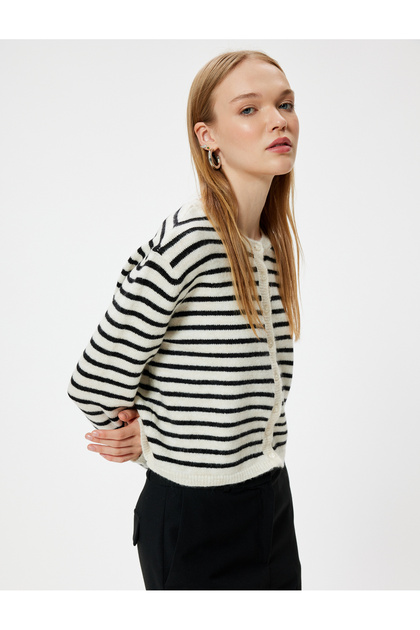 Crew Neck Buttoned Long Sleeve Soft Textured Basic Knitwear Cardigan
