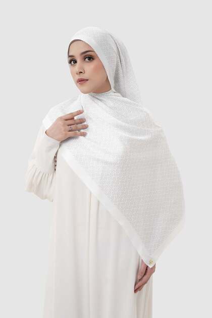 Tapis Saten Shawl - Vanilla