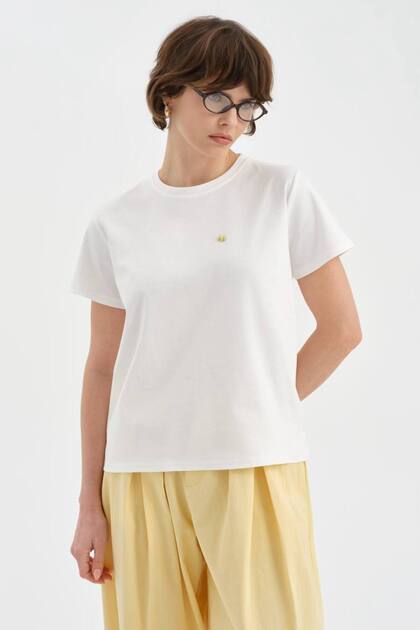 Women's Front Accessory Detail Design Short Sleeve Tshirt