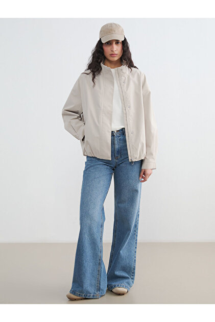 LC Waikiki NEVAVM Farkıyla LCW Modest Bej Dik Yaka Oversize Kadın