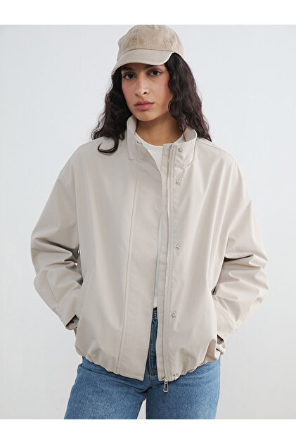 みき LC Waikiki NEVAVM Farkıyla LCW Modest Bej Dik Yaka Oversize Kadın