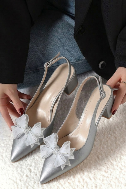 Floral Pointed Toe Short Kitten Heel Women's Shoes