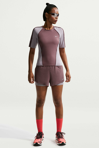 Swift Dri-FIT 2’si 1 Arada Kadın Spor Koşu Şortu