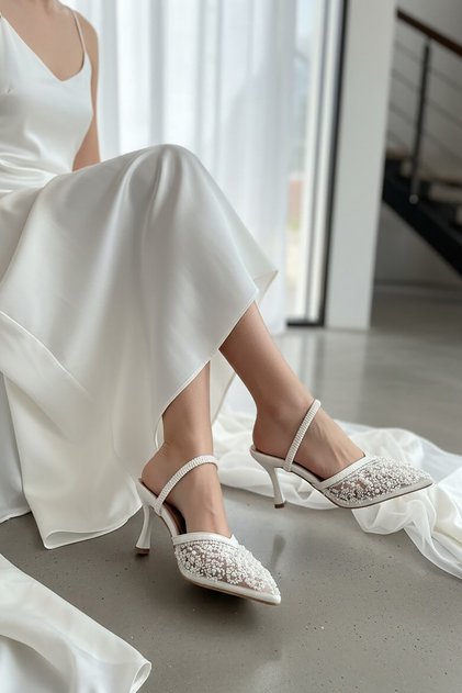 Anje White Lace Bead Embellished (8 cm Heel) Pointed Toe Daily Heeled Shoes
