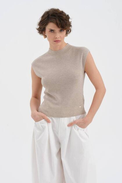 Women's Knitwear High Neck Sleeveless Design Blouse