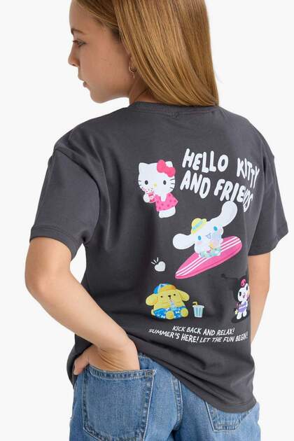 ちー♡ Defacto Hello Kitty Relax Fit Bisiklet Yaka Sırt Baskılı Kısa