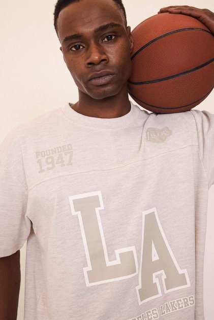 Nba Los Angeles Lakers Oversize Wide Fit Crew Neck Short Sleeve Pique T-Shirt D8551Ax25Sp