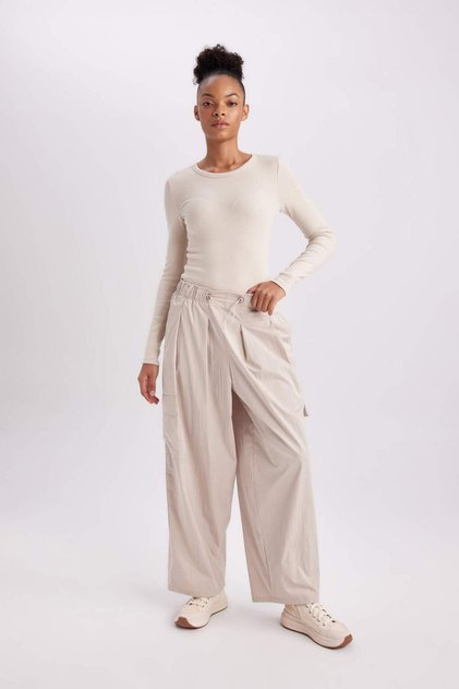Oversize Geniş Kalıp Sporcu Paraşüt Pantolon B6368AX23WN