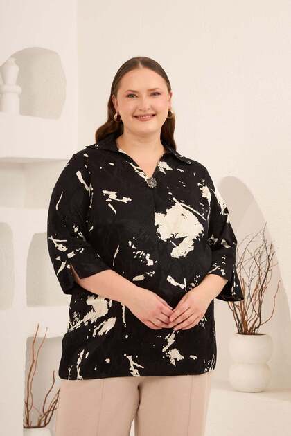 Abstract Patterned Brooch Detailed Women's Plus Size Blouse Black