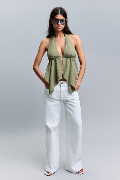 Halter yaka bağlamalı top