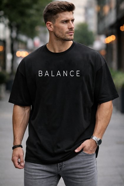 تي شيرت رجالي أسود كبير الحجم بشعار BALANCE