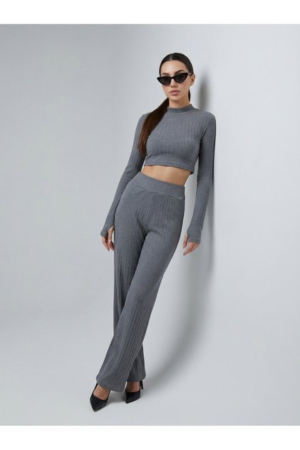 Half Fisherman Collar, Finger-Proof Long Sleeves Cr Cropped High Waist Pants Lower and Upper Set