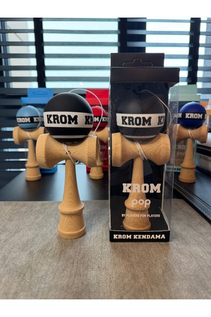 Krom Black, full box, model nou