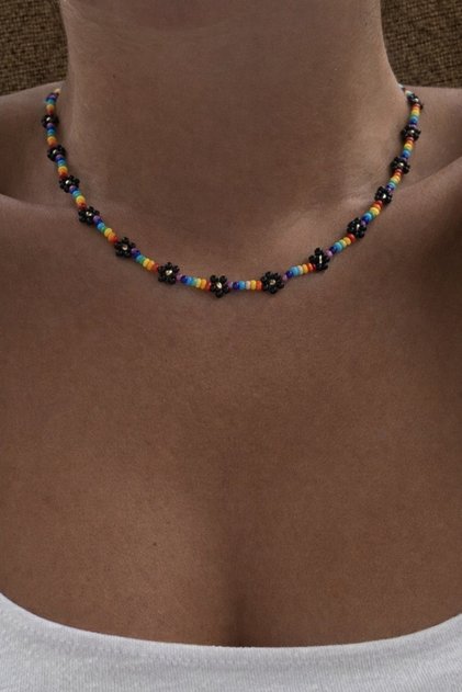 Women's Black Minimal Daisy Necklace
