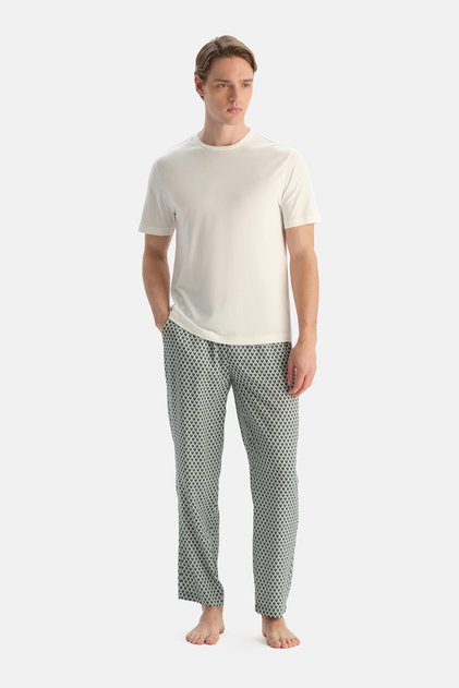 White Crew Neck Short Sleeve T-Shirt and Pants Set