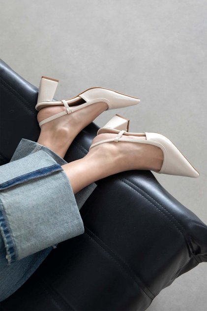 Karla Women's Heeled Wrinkled Leather Shoes Beige